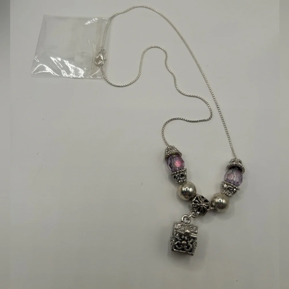 Elegant Silver Necklace with Purple Accents​​​​​​​ - Picture 4 of 6